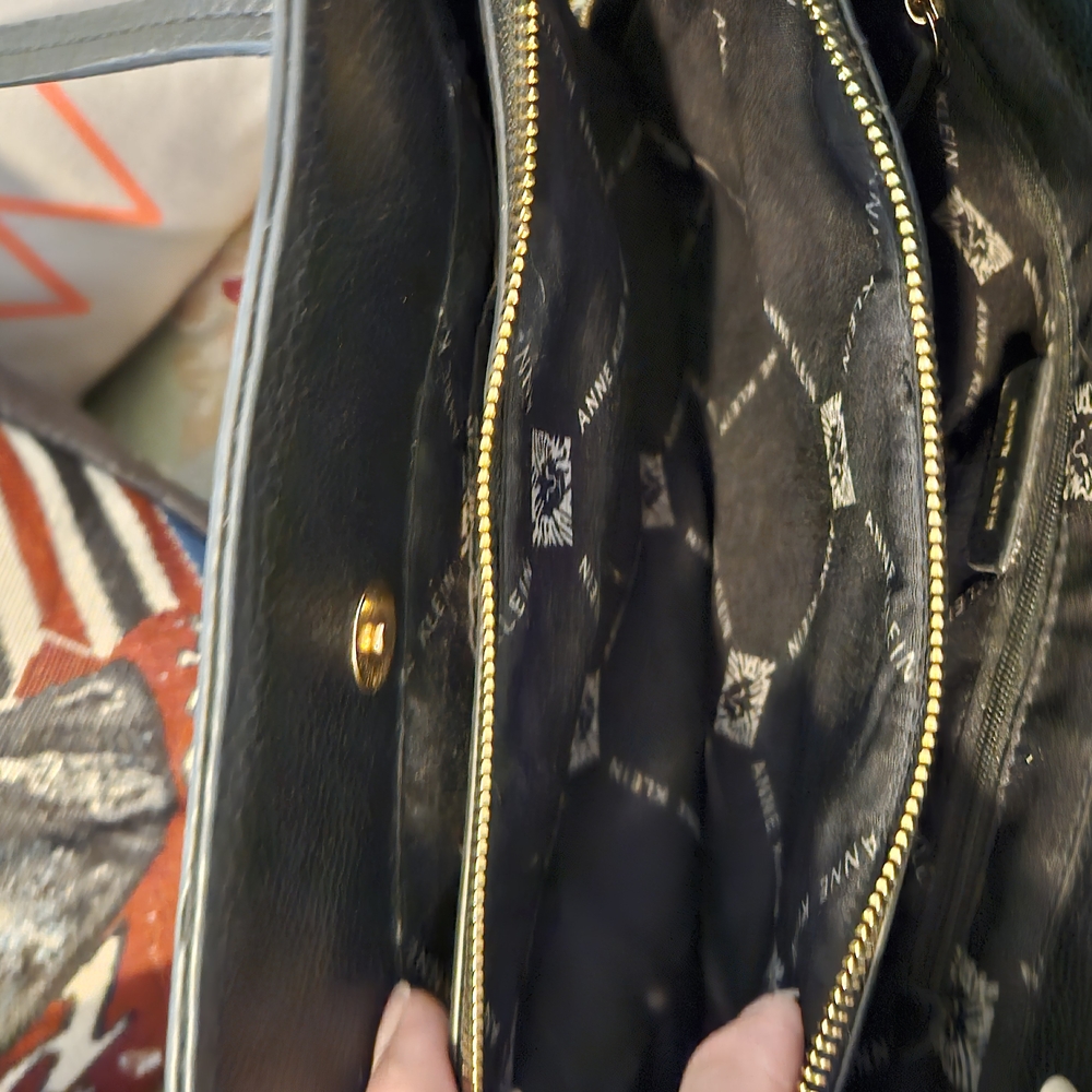 Anne Klein Black Shoulder Bag - Picture 4 of 5